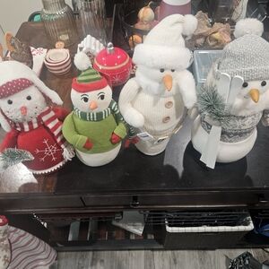 Charming Snowman Holiday Decor Set - White, Red, Green, Gray
